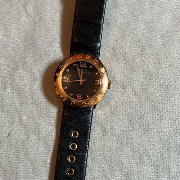 Marc Jacobs watch - black and rose gold - Picture 2 of 2